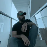 收听 undefined、观看音乐视频、阅读小传、查看巡演日期等 ！