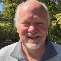 undefined을(를) 듣고, 뮤직 비디오를 보고, 약력을 읽고, 투어 일정 등을 확인하세요!