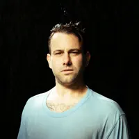 Escucha a undefined, mira videos musicales, lee su biografía, consulta las fechas de las gira y más.