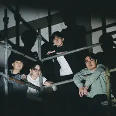 FILMLETSを聴いたり、ミュージックビデオを鑑賞したり、経歴やツアー日程などを確認したりしましょう！