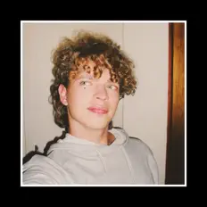 Hör dir Conrad Moolman an, schau dir Musikvideos an, lies die Biografie, finde Tourdaten und mehr!