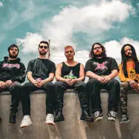 Ascolta undefined, guarda video musicali, leggi la biografia, vedi le date del tour & altro!