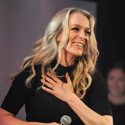 Listen to Suzie Villeneuve, watch music videos, read bio, see tour dates & more!