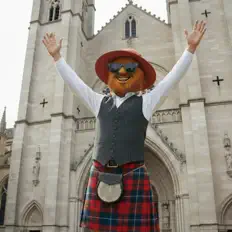 Luister naar Pomdëlich, bekijk muziekvideo's, lees de bio, bekijk de tourdata, en meer!