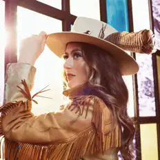 Alyssa Bonagura: песни, клипы, биография, даты выступлений и многое другое.