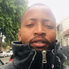 Listen to Dee R, watch music videos, read bio, see tour dates & more!