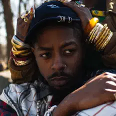 收听 Maye Star、观看音乐视频、阅读小传、查看巡演日期等 ！