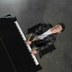 Ouça Max Cooper III, assista a videoclipes, leia a biografia, veja as datas das turnês e mais!