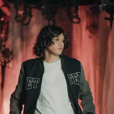 Listen to Jayss, watch music videos, read bio, see tour dates & more!