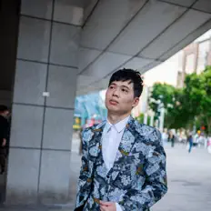 Escucha a Michael Liu, mira videos musicales, lee su biografía, consulta las fechas de las gira y más.