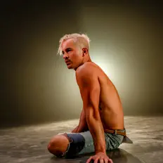 Listen to Harrison Barnes, watch music videos, read bio, see tour dates & more!