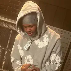 Listen to Lul Skii, watch music videos, read bio, see tour dates & more!