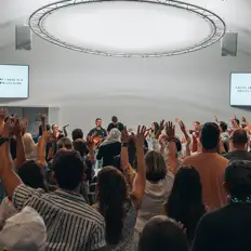 The Hope Collectiveを聴いたり、ミュージックビデオを鑑賞したり、経歴やツアー日程などを確認したりしましょう！