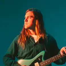 Poslechněte si interpreta Chic Chameleon, sledujte hudební videa, přečtěte si životopis, podívejte se na data turné a další informace.