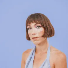 Listen to Fleur De Mur, watch music videos, read bio, see tour dates & more!