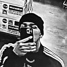 RISELA을(를) 듣고, 뮤직 비디오를 보고, 약력을 읽고, 투어 일정 등을 확인하세요!