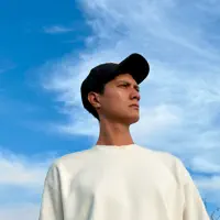 Escucha a undefined, mira videos musicales, lee su biografía, consulta las fechas de las gira y más.