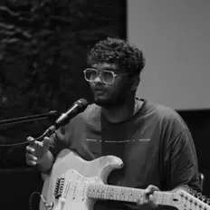 Hör dir Mithun Kanth an, schau dir Musikvideos an, lies die Biografie, finde Tourdaten und mehr!