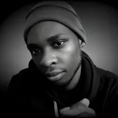 聆聽 Antonyo010、觀看音樂影片、閱讀小傳、查看巡演日期等！