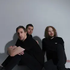 Ascolta Пожары на Дальнем Севере, guarda video musicali, leggi la biografia, vedi le date del tour & altro!