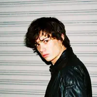 undefined सुनें, म्यूज़िक वीडियो देखें, बायो पढ़ें, दौरे की तारीखें और बहुत कुछ देखें!