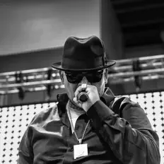 Juan Gambino dinle, müzik videolarını izle, biyografisini oku, tur tarihlerini ve daha fazlasını gör!