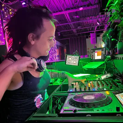 Listen to Farren Domenici, watch music videos, read bio, see tour dates & more!