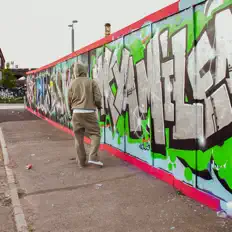 Ouve Mkya, vê vídeos de música, lê a biografia, vê as datas da digressão e muito mais!