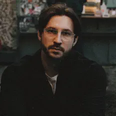 聆聽 Alex Yarmak、觀看音樂影片、閱讀小傳、查看巡演日期等！