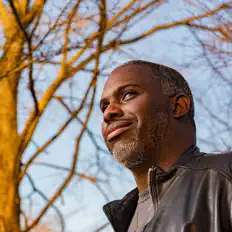 Dimion सुनें, म्यूज़िक वीडियो देखें, बायो पढ़ें, दौरे की तारीखें और बहुत कुछ देखें!