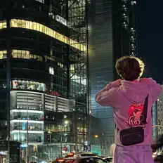 Tarde Luz: песни, клипы, биография, даты выступлений и многое другое.