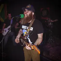 Ouve undefined, vê vídeos de música, lê a biografia, vê as datas da digressão e muito mais!