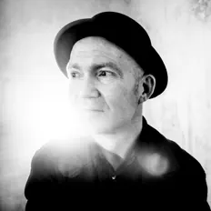 Écoutez Peter Marott, regardez des vidéoclips, lisez la biographie, consultez les dates de tournée et plus encore !