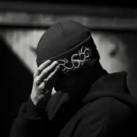 聆聽 undefined、觀看音樂影片、閱讀小傳、查看巡演日期等！