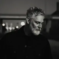 DICKIE dinle, müzik videolarını izle, biyografisini oku, tur tarihlerini ve daha fazlasını gör!