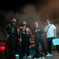 undefined을(를) 듣고, 뮤직 비디오를 보고, 약력을 읽고, 투어 일정 등을 확인하세요!