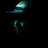 Ascolta undefined, guarda video musicali, leggi la biografia, vedi le date del tour & altro!
