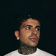 聆聽 Franciskos、觀看音樂影片、閱讀小傳、查看巡演日期等！