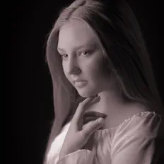 S_Mira सुनें, म्यूज़िक वीडियो देखें, बायो पढ़ें, दौरे की तारीखें और बहुत कुछ देखें!