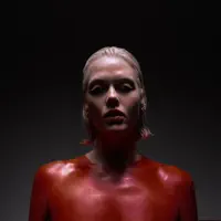 Écoutez undefined, regardez des vidéoclips, lisez la biographie, consultez les dates de tournée et plus encore !