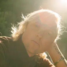 收听 Tim Maiden、观看音乐视频、阅读小传、查看巡演日期等 ！