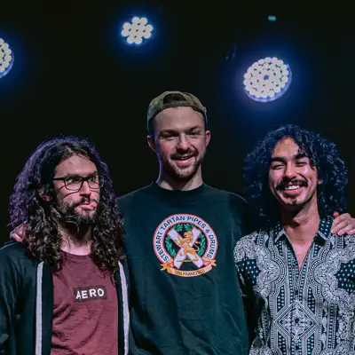 Listen to Ten Peso Version, watch music videos, read bio, see tour dates & more!