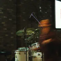 Dengarkan undefined, tonton video musik, baca bio, lihat tanggal tur & lainnya!