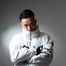 Posłuchaj wykonawcy TJ, obejrzyj teledyski, przeczytaj biografię, zobacz daty tras koncertowych i nie tylko!