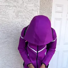 Escucha a Lil staks, mira vídeos musicales, lee la biografía, consulta fechas de giras y mucho más.