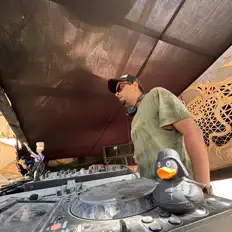 Listen to Vaeya, watch music videos, read bio, see tour dates & more!