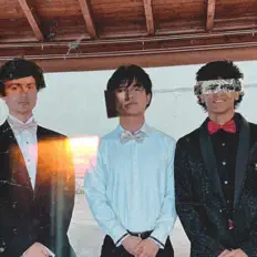 Escucha a Dasiples, mira vídeos musicales, lee la biografía, consulta fechas de giras y mucho más.