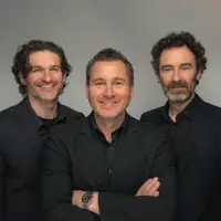 Escucha a undefined, mira vídeos musicales, lee la biografía, consulta fechas de giras y mucho más.