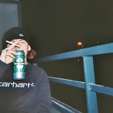 Hör dir 2EUZA an, schau dir Musikvideos an, lies die Biografie, finde Tourdaten und mehr!