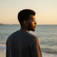 Escucha a undefined, mira videos musicales, lee su biografía, consulta las fechas de las gira y más.